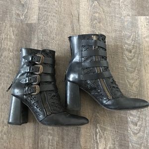 Julia Black 9-Freebird by Steven